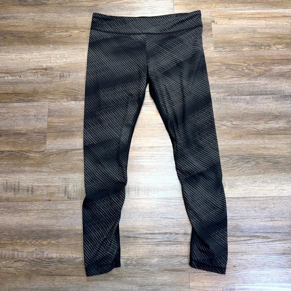 Under Armour All-Season Gear Leggings Womens Large Multi Striped Elastic Waist